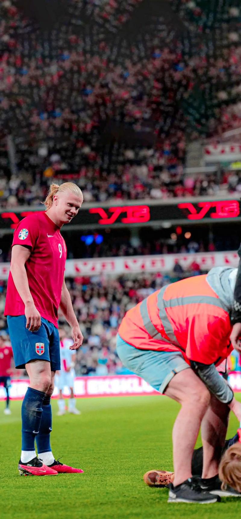 球员暖心动作感动全场