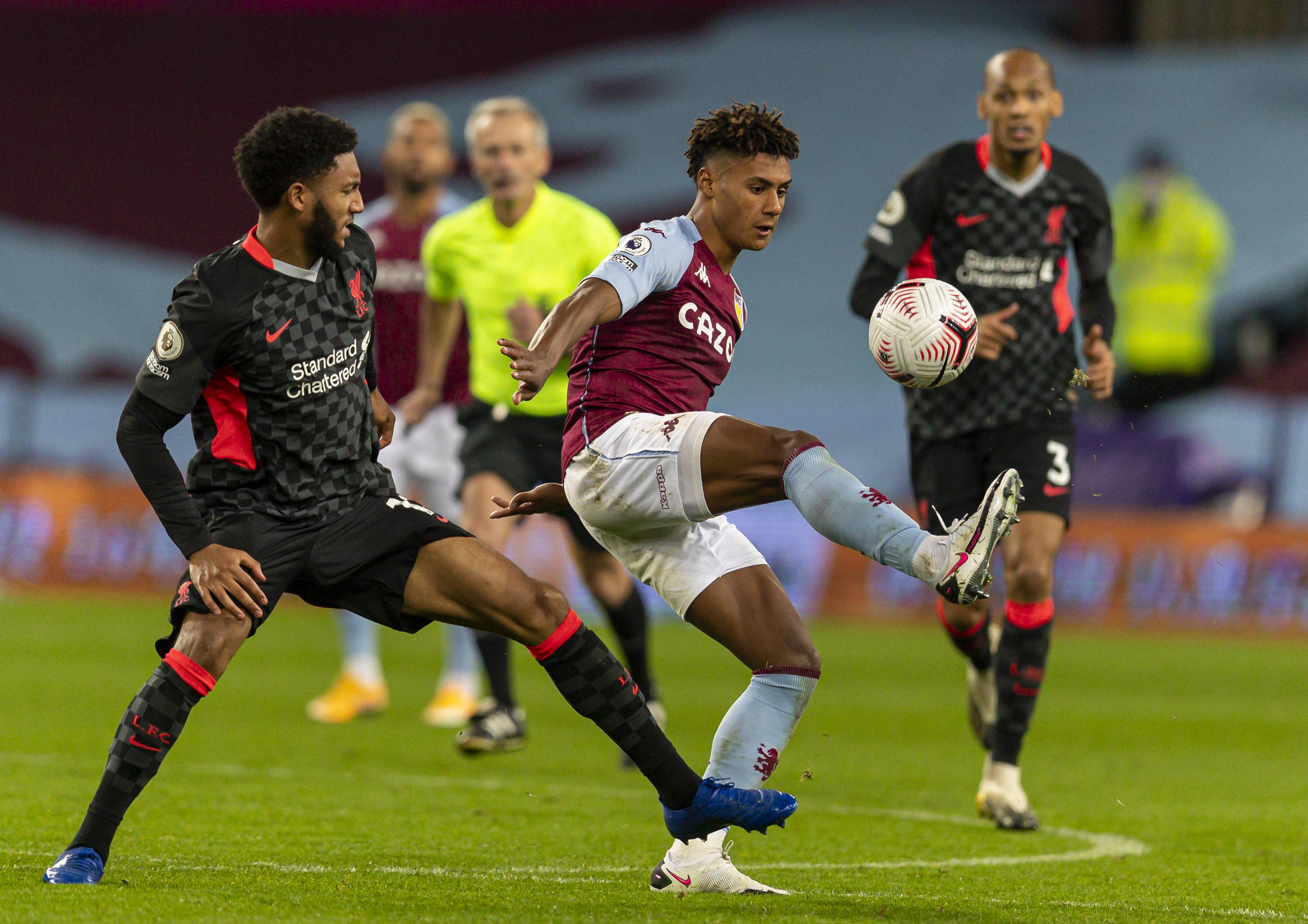 图赫尔：会找阿诺德聊聊，不过夸安萨目前竞争右后卫稍微领先