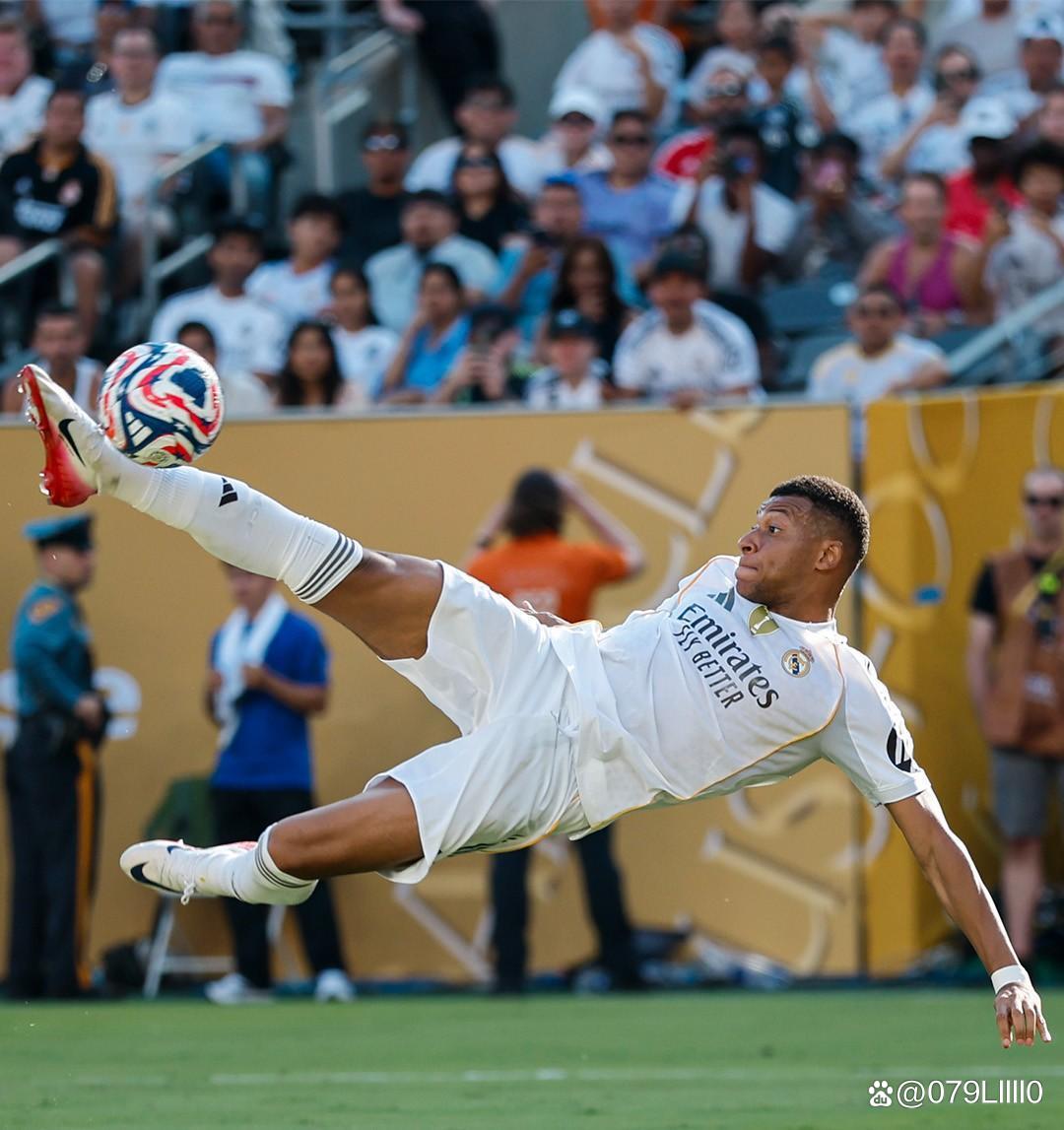 维罗纳vs帕尔马：加利亚尔迪尼、焦瓦内首发，库特罗内、马特奥-佩莱格里诺出战