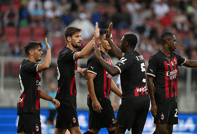 巴萨重返拉卡尔图哈！德容回归、阿劳霍缺阵，弗里克公布贝蒂斯战名单