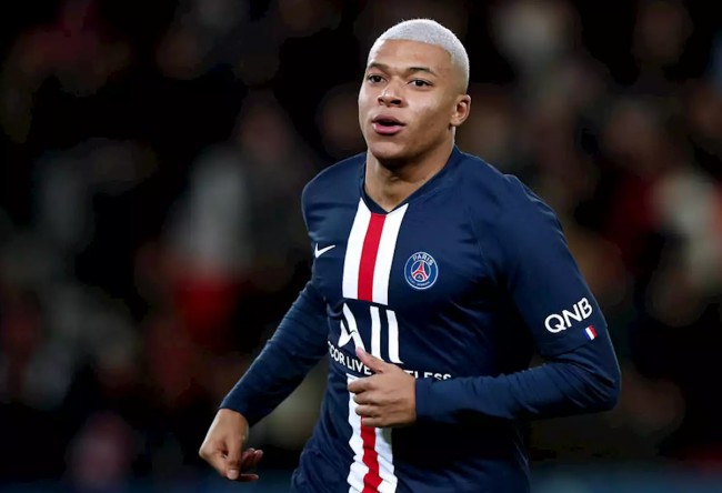 芒特传射建功当选最佳，曼联4比1大胜狼队